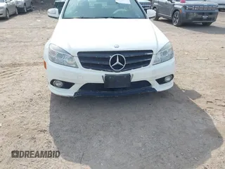 2009 Mercedes-Benz C-Class 3.0L Sport with VIN WDDGF81XX9F281618, listed as a IAAI auction lot 42033172 with 196,615 mi miles. Bid and sale history available at carsss.com. Image 6.
