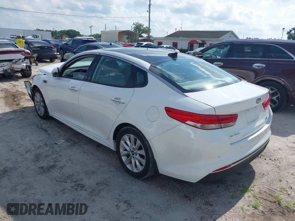 2016 Kia Optima EX z VIN 5XXGU4L31GG064220, wystawiony jako IAAI lot #39443639 z przebiegiem 98 808 mil mil oraz . Historia ofert i sprzedaży dostępna na DreamBid. Obrazek 3.