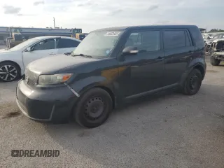 2010 Scion xB z VIN JTLZE4FE3A1111743, wystawiony jako Copart lot #53023455 z przebiegiem 216 287 mil mil oraz Tytuł czysty. Historia ofert i sprzedaży dostępna na DreamBid. Obrazek 1.