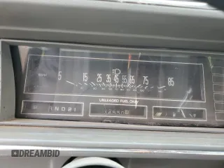 1981 Oldsmobile Cutlass z VIN 1G3AR47F1BR483296, wystawiony jako Copart lot #76765774 z przebiegiem 34 550 mil mil oraz Szkody całkowita. Historia ofert i sprzedaży dostępna na DreamBid. Obrazek 9.