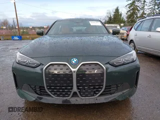 2023 BMW i4 eDrive35 z VIN WBY43AW04PFR19351, wystawiony jako IAAI lot #41841961 z przebiegiem 28 175 mil mil oraz . Historia ofert i sprzedaży dostępna na DreamBid. Obrazek 13.