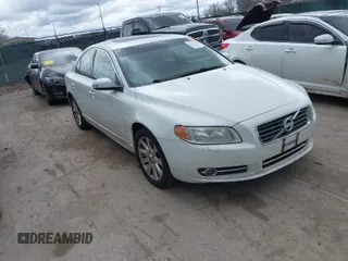 2010 Volvo S80 I6 with VIN YV1982AS0A1118129, listed as a IAAI auction lot 42033536 with 163,623 mi miles. Bid and sale history available at carsss.com. Image 1.