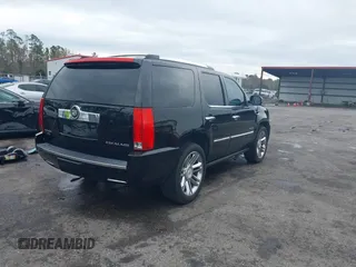 2013 Cadillac Escalade Platinum Edition with VIN 1GYS4DEF8DR105284, listed as a IAAI auction lot 41662224 with 118,359 mi miles. Bid and sale history available at carsss.com. Image 4.