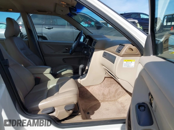 1999 Volvo S70 z VIN YV1LS55A8X1580392, wystawiony jako IAAI lot #41623528 z przebiegiem 77 806 mil mil oraz . Historia ofert i sprzedaży dostępna na DreamBid. Obrazek 5.