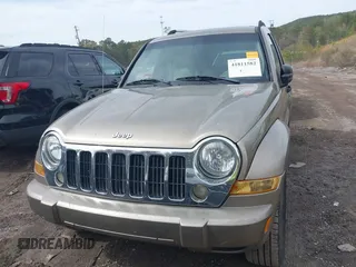 2005 Jeep Liberty Limited z VIN 1J4GK58K05W593417, wystawiony jako IAAI lot #41811582 z przebiegiem 116 027 mil mil oraz . Historia ofert i sprzedaży dostępna na DreamBid. Obrazek 6.