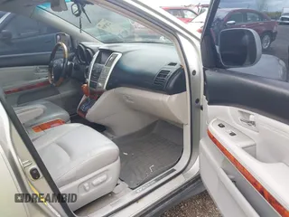2004 Lexus RX with VIN 2T2HA31U84C016067, listed as a IAAI auction lot 42207819 with 281,797 mi miles. Bid and sale history available at carsss.com. Image 5.