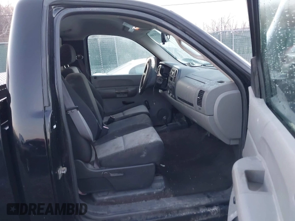2008 Chevrolet Silverado 1500 Work Truck with VIN 1GCEK14C28Z329235, listed as a IAAI auction lot 41733369 with 185,732 mi miles. Bid and sale history available at carsss.com. Image 5.