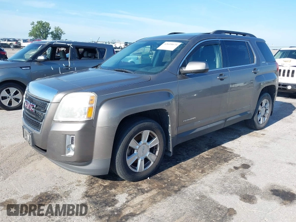 2011 GMC Terrain SLE-2 z VIN 2CTALSEC9B6468107, wystawiony jako IAAI lot #42655073 z przebiegiem 197 335 mil mil oraz . Historia ofert i sprzedaży dostępna na DreamBid. Obrazek 2.