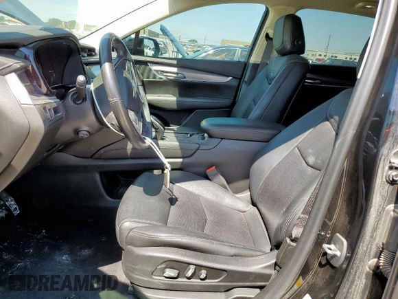 2019 Cadillac XT5 Luxury FWD z VIN 1GYKNCRS0KZ112080, wystawiony jako Copart lot #56705995 z przebiegiem 41 891 mil mil oraz Szkoda całkowita • Salvage title. Historia ofert i sprzedaży dostępna na DreamBid. Obrazek 7.
