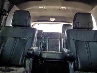 2017 Lincoln Navigator Select z VIN 5LMJJ2JT8HEL05565, wystawiony jako Copart lot #59997085 z przebiegiem 101 357 mil mil oraz Szkoda całkowita • Salvage title. Historia ofert i sprzedaży dostępna na DreamBid. Obrazek 10.