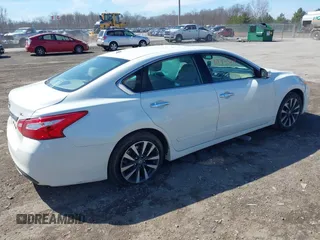 2016 Nissan Altima SR with VIN 1N4AL3AP7GC149531, listed as a IAAI auction lot 41893524 with 48,058 mi miles and . Bid and sale history available at carsss.com. Image 4.