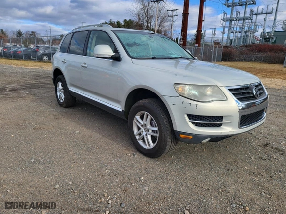 2008 Volkswagen Touareg 2 V6 with VIN WVGBE77L58D004211, listed as a Copart auction lot 84049444 with 151,799 mi miles and Clean Title. Bid and sale history available at carsss.com. Image 1.