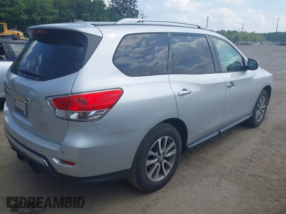 2014 Nissan Pathfinder S z VIN 5N1AR2MM5EC632206, wystawiony jako IAAI lot #42815281 z przebiegiem 109 569 mil mil oraz . Historia ofert i sprzedaży dostępna na DreamBid. Obrazek 4.