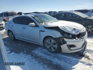 2014 Kia Optima EX z VIN KNAGN4AD8E5070636, wystawiony jako Copart lot #46328215 z przebiegiem 115 357 mil mil oraz Nie do naprawy • Non repairable. Historia ofert i sprzedaży dostępna na DreamBid. Obrazek 4.