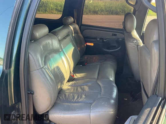 2001 Chevrolet Suburban LS with VIN 3GNEC16T51G289417, listed as a Copart auction lot 64549525 with 232,742 mi miles and Clean title. Bid and sale history available at DreamBid. Image 6.