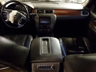 2007 GMC Yukon XL SLT z VIN 1GKFK16377J349144, wystawiony jako Copart lot #84300374 z przebiegiem Nie podano mil oraz Szkoda całkowita • Salvage title. Historia ofert i sprzedaży dostępna na DreamBid. Obrazek 8.