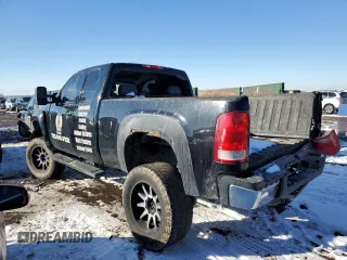 2007 GMC Sierra 2500HD SLT z VIN 1GTHK29647E522613, wystawiony jako Copart lot #42806305 z przebiegiem 253 385 mil mil oraz Szkoda całkowita • Salvage title. Historia ofert i sprzedaży dostępna na DreamBid. Obrazek 2.