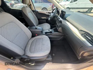 2020 Ford Escape SE with VIN 1FMCU0G69LUB61290, listed as a Copart auction lot 67142325 with 147,546 mi miles and Clean title. Bid and sale history available at DreamBid. Image 5.