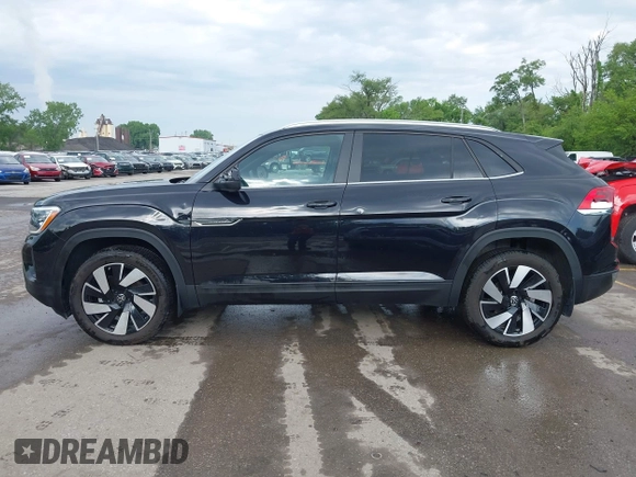 2024 Volkswagen Atlas SE с VIN 1V2HE2CA9RC258354, выставлен на аукционе IAAI как лот 42164703 с пробегом 2 470 миль миль и . История ставок и продаж доступна на DreamBid. Изображение 14.