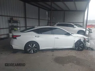 2020 Nissan Altima Platinum with VIN 1N4BL4FVXLN303262, listed as a IAAI auction lot 41541650 with 97,139 mi miles and . Bid and sale history available at carsss.com. Image 13.