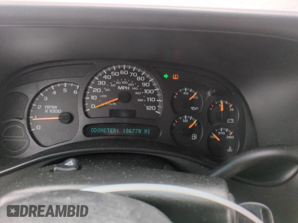 2004 Chevrolet Suburban Z71 z VIN 3GNFK16Z44G305168, wystawiony jako Copart lot #53900955 z przebiegiem 186 770 mil mil oraz Szkoda całkowita • Salvage title. Historia ofert i sprzedaży dostępna na DreamBid. Obrazek 9.
