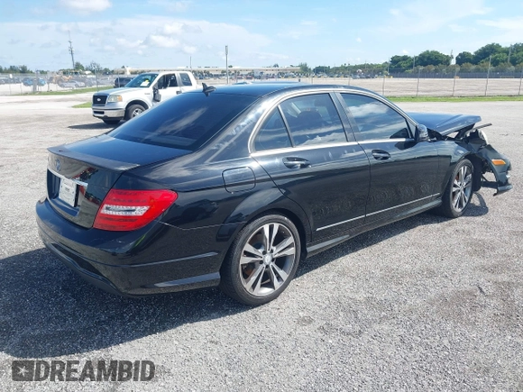2014 Mercedes-Benz C 250 Sport с VIN WDDGF4HB1ER306501, выставлен на аукционе IAAI как лот 42261939 с пробегом 69 729 миль миль и . История ставок и продаж доступна на DreamBid. Изображение 4.