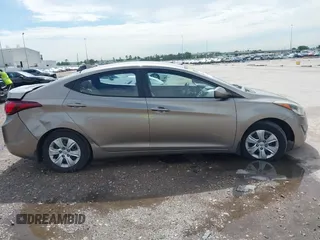2016 Hyundai Elantra SE z VIN 5NPDH4AEXGH797608, wystawiony jako IAAI lot #42432065 z przebiegiem 139 861 mil mil oraz . Historia ofert i sprzedaży dostępna na DreamBid. Obrazek 13.