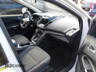 2016 Ford Escape SE z VIN 1FMCU9G96GUC15858, wystawiony jako IAAI lot #41799156 z przebiegiem 162 033 mil mil oraz . Historia ofert i sprzedaży dostępna na DreamBid. Obrazek 5.