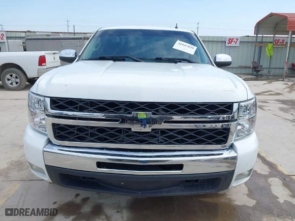 2011 Chevrolet Silverado 1500 LT with VIN 1GCRCSE07BZ103076, listed as a IAAI auction lot 41947829 with 206,666 mi miles. Bid and sale history available at carsss.com. Image 13.