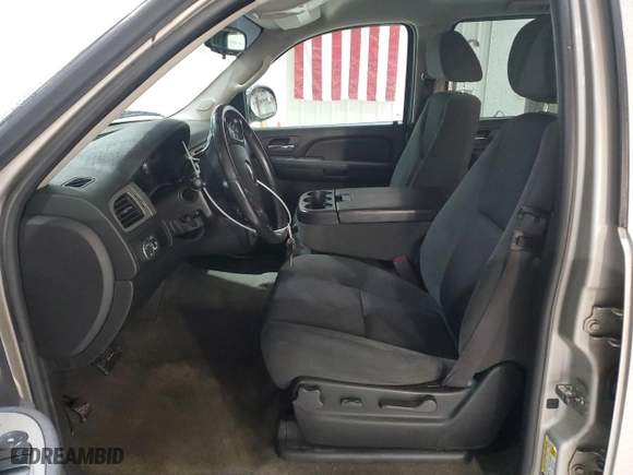 2009 Chevrolet Suburban LS with VIN 1GNFC16089R249869, listed as a Copart auction lot 81688434 with 174,768 mi miles and Salvage Title. Bid and sale history available at carsss.com. Image 7.