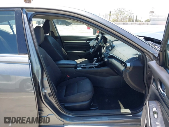 2020 Nissan Altima SV with VIN 1N4BL4DV6LC189839, listed as a IAAI auction lot 42617747 with 69,953 mi miles and . Bid and sale history available at DreamBid. Image 5.