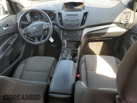 2018 Ford Escape SE z VIN 1FMCU9GD5JUD07359, wystawiony jako Copart lot #55331255 z przebiegiem 142 502 mil mil oraz Czysty tytuł • Clean title. Historia ofert i sprzedaży dostępna na DreamBid. Obrazek 8.
