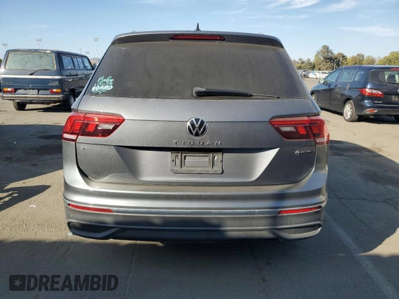 2022 Volkswagen Tiguan SE z VIN 3VV2B7AX2NM060360, wystawiony jako Copart lot #60428065 z przebiegiem 29 272 mil mil oraz Czysty tytuł • Clean title. Historia ofert i sprzedaży dostępna na DreamBid. Obrazek 6.