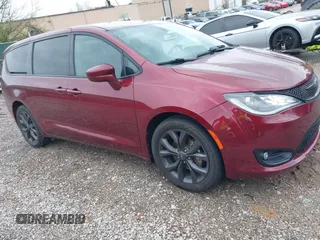 2020 Chrysler Pacifica Touring with VIN 2C4RC1FG2LR126671, listed as a IAAI auction lot 41922148 with 91,154 mi miles and . Bid and sale history available at DreamBid. Image 1.