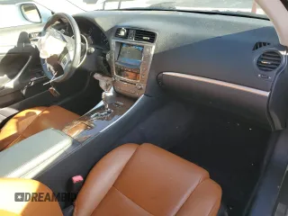 2011 Lexus IS 350 C z VIN JTHFE2C24B2506909, wystawiony jako Copart lot #45219735 z przebiegiem 116 426 mil mil oraz Szkoda całkowita • Salvage title. Historia ofert i sprzedaży dostępna na DreamBid. Obrazek 8.
