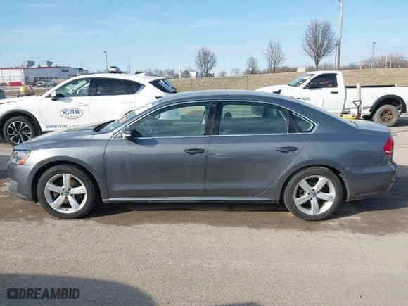 2014 Volkswagen Passat SE w/Sunroof with VIN 1VWBT7A34EC118525, listed as a IAAI auction lot 41653118 with 124,832 mi miles. Bid and sale history available at carsss.com. Image 14.