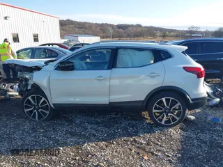 2019 Nissan Rogue S z VIN JN1BJ1CP3KW520748, wystawiony jako IAAI lot #41080393 z przebiegiem 42 117 mil mil oraz . Historia ofert i sprzedaży dostępna na DreamBid. Obrazek 14.