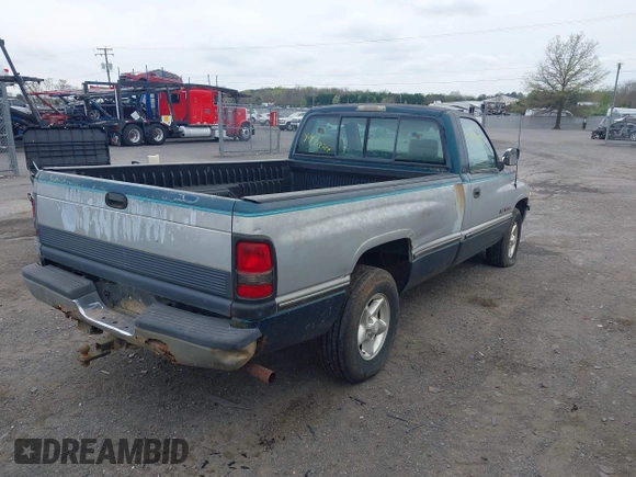 1997 Dodge 1500 z VIN 1B7HC16Y7VS271114, wystawiony jako IAAI lot #41929789 z przebiegiem 176 504 mil mil oraz . Historia ofert i sprzedaży dostępna na DreamBid. Obrazek 4.