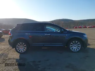 2013 Lincoln MKX with VIN 2LMDJ8JK1DBL28495, listed as a IAAI auction lot 41900565 with 132,511 mi miles. Bid and sale history available at carsss.com. Image 13.