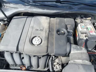2010 Volkswagen Jetta SE с VIN 3VWRX7AJ7AM049582, выставлен на аукционе IAAI как лот 42280135 с пробегом 140 670 миль миль и . История ставок и продаж доступна на DreamBid. Изображение 10.