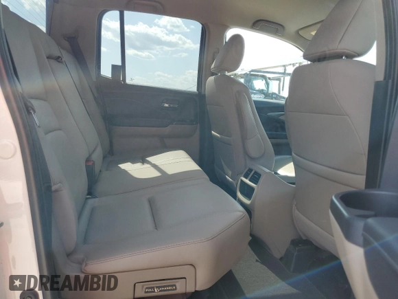 2018 Honda Ridgeline RTL-T z VIN 5FPYK3F6XJB000205, wystawiony jako Copart lot #51861315 z przebiegiem 83 684 mil mil oraz Nie do naprawy • Non repairable. Historia ofert i sprzedaży dostępna na DreamBid. Obrazek 10.