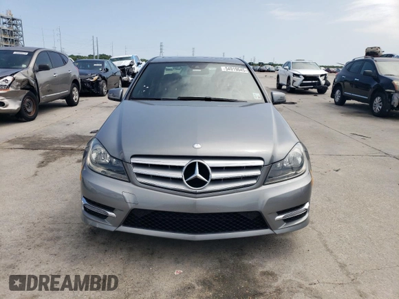 2013 Mercedes-Benz C 300 Sport z VIN WDDGF8AB9DR301692, wystawiony jako Copart lot #54919645 z przebiegiem 58 482 mil mil oraz Szkoda całkowita • Salvage title. Historia ofert i sprzedaży dostępna na DreamBid. Obrazek 5.
