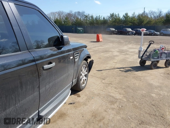 2009 Land Rover Range Rover Sport HSE with VIN SALSK25419A209483, listed as a IAAI auction lot 41807493 with 202,161 mi miles. Bid and sale history available at carsss.com. Image 12.