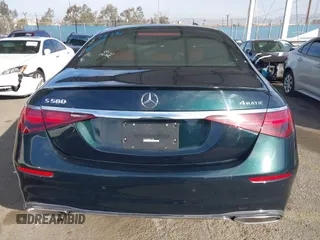 2022 Mercedes-Benz S 580 z VIN W1K6G7GB6NA151826, wystawiony jako IAAI lot #41313174 z przebiegiem 18 123 mil mil oraz . Historia ofert i sprzedaży dostępna na DreamBid. Obrazek 16.