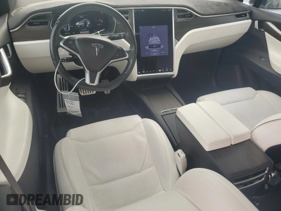 2016 Tesla Model X 70D with VIN 5YJXCBE21GF004162, listed as a Copart auction lot 47462715 with 88,593 mi miles and Salvage Title. Bid and sale history available at carsss.com. Image 8.