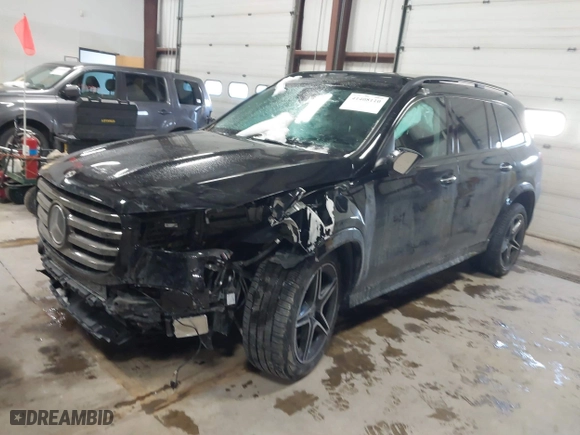 2024 Mercedes-Benz GLS with VIN 4JGFF5KE8RB192411, listed as a IAAI auction lot 41408110 with 1,922 mi miles. Bid and sale history available at carsss.com. Image 17.
