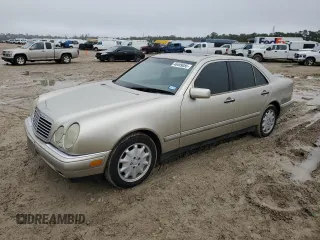 1997 Mercedes-Benz E-Class with VIN WDBJF55F2VJ031344, listed as a Copart auction lot 46499055 with 109,833 mi miles and Clean Title. Bid and sale history available at carsss.com. Image 1.