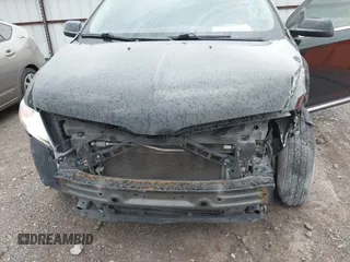 2011 Lincoln MKX with VIN 2LMDJ8JK1BBJ21327, listed as a IAAI auction lot 39778150 with 191,013 mi miles. Bid and sale history available at carsss.com. Image 6.