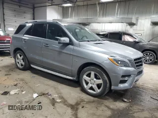 2012 Mercedes-Benz M 550 z VIN 4JGDA7DB3CA096915, wystawiony jako Copart lot #46793055 z przebiegiem 118 985 mil mil oraz Czysty tytuł • Clean title. Historia ofert i sprzedaży dostępna na DreamBid. Obrazek 4.