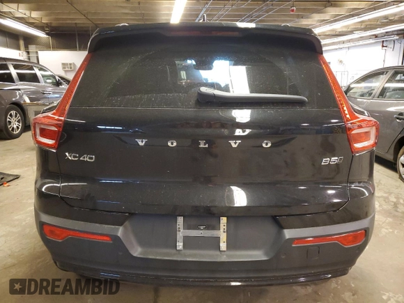 2023 Volvo XC40 Ultimate Dark Theme z VIN YV4L12UX0P2093949, wystawiony jako Copart lot #83119964 z przebiegiem 11 047 mil mil oraz Szkoda całkowita • Salvage title. Historia ofert i sprzedaży dostępna na DreamBid. Obrazek 6.